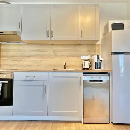 アパート Prestige - Private - Bsr - 2 4*